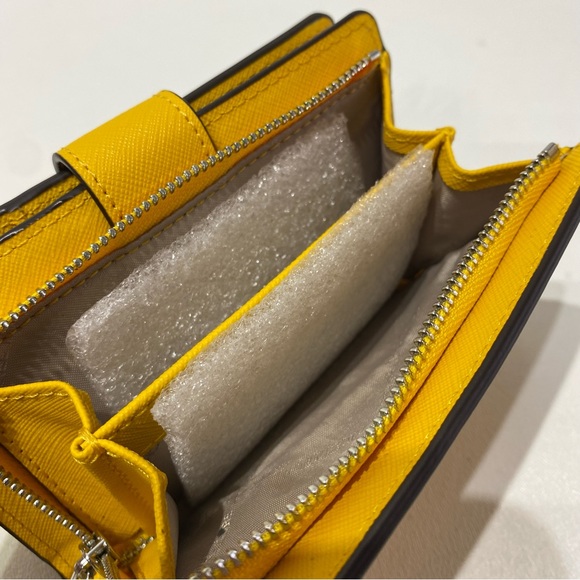 NEW - Michael Kors Jasmine Yellow Bifold Zip Coin Wallet - Picture 6 of 8
